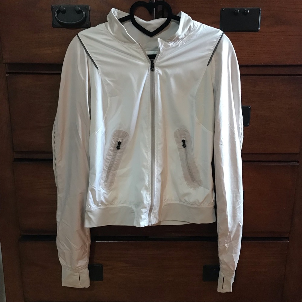 LuLuLemon Run Two to Make It True Reversible White/Dune Windbreaker Size XS